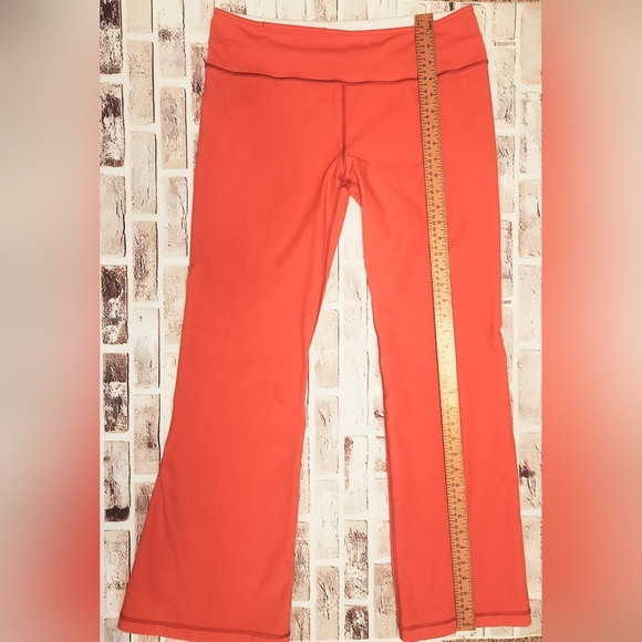 Lululemon Flare Leg Midrise Orange Leggings Size 12  (B4) - Picture 4 of 10
